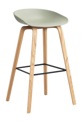 HAY AAS32 Barstoel Pastel Green 2.0 Hoog watergedragen gelakt eikenfineer 4-poots onderstel met zwart gepoedercoate stalen voetensteun H75