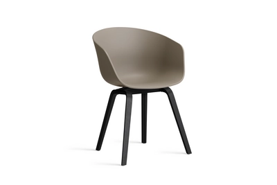 HAY AAC22 Stoel Khaki Black Water-Based Lacquered Oak Veneer 4 Leg Base Standard Glider 2.0 Shell