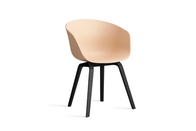 HAY AAC22 Stoel Pale Peach Black Water-Based Lacquered Oak Veneer 4 Leg Base Standard Glider 2.0 Shell